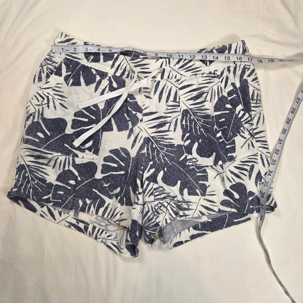 Nautica Women's Shorts Sz L White‎ Blue Tropical Leaf Casual Beach Coastal Chic